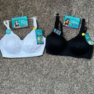 VANITY FAIR LOT OF 2 PADDED WIRELESS BRAS WHITE AND BLACK SIZE MEDIUM